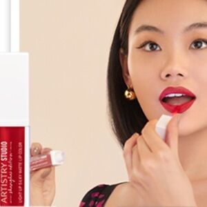 ARTISTRY STUDIO Vibrant Matte Red Lipstick